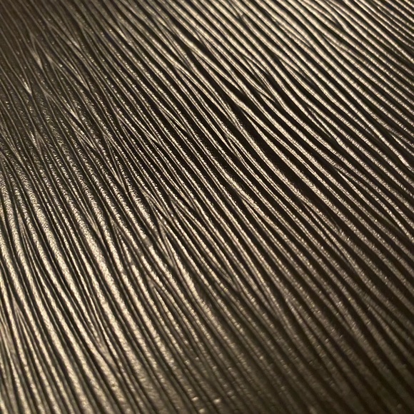 Authentic LOUIS VUITTON 90S BLACK EPI SAC D'EPAULE TWIST BUCKET BAG - Picture 7 of 12